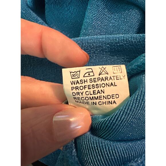 Dealmore blue halter crop top size Medium - Picture 5 of 16